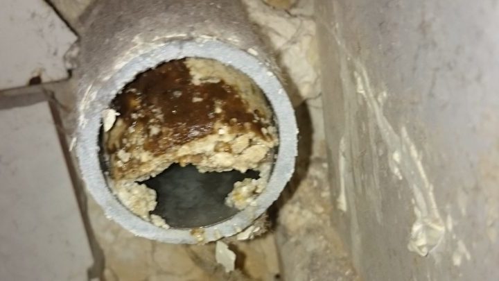 Canalisation PVC obstrué